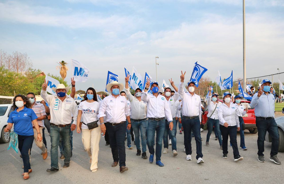 MarkoCortes's tweet photo. En #Monclova hemos demostrado lo que es un buen gobierno, es ejemplo de que trabajando hay resultados, se siente el cariño y apoyo a nuestros candidatos. Por eso @AccionNacional con el @Doc_MarioDavila y @alfredoparedesm, va a salir triunfante el próximo 6 de junio. https://t.co/1iuxyfT0aJ