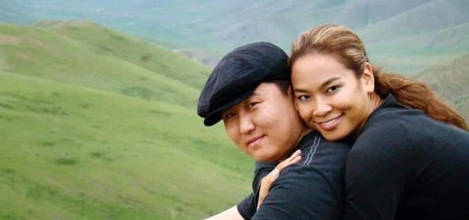 Сайхан хүүхнүүд л сайн хань болдог шүү.Сайн муу бүх цаг үед чинь түшдэг.