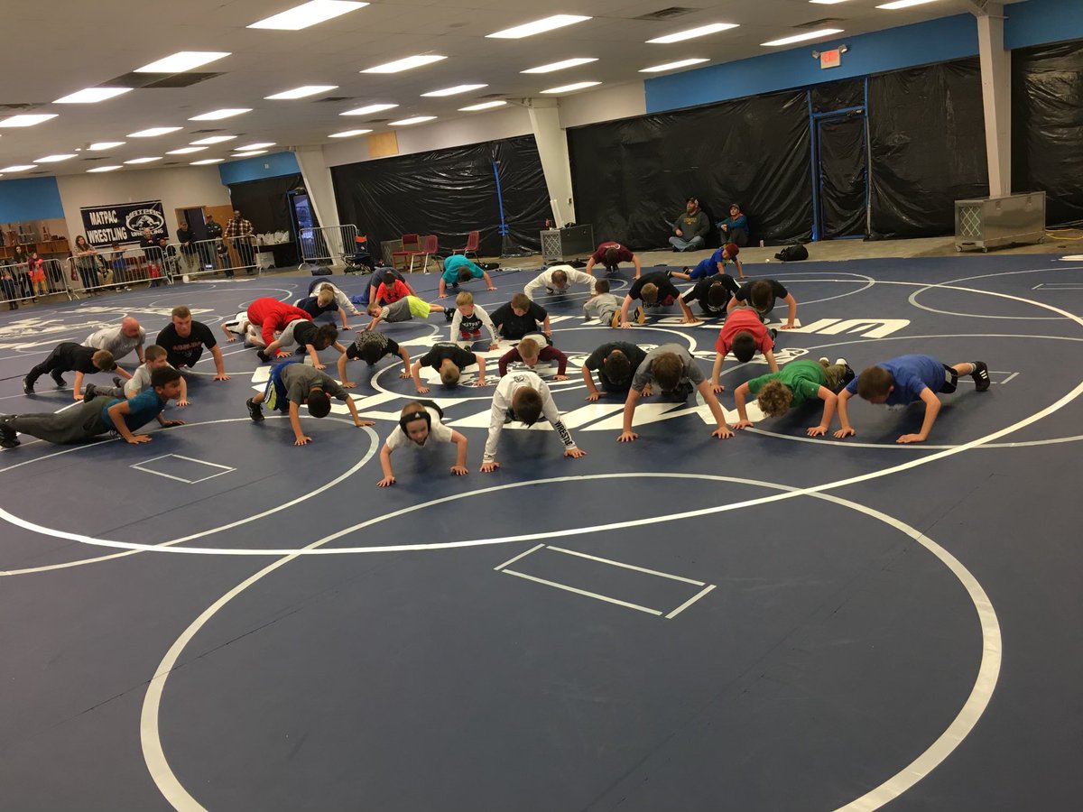 Matpacwrestling's tweet image. In support of @rschuey4 our Matpac kids &amp;amp; coaches are doing their 15 push-ups and sit-ups today to help @MSUMSAAC reach their workout goal for their event today called #MSUMWorkoutsForWishes ! Their workouts were counted to raise money for @MakeAWish