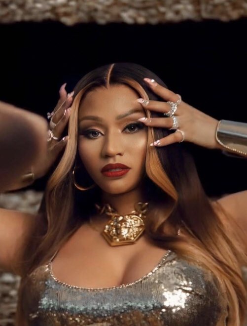 nickitheebarb1e's tweet image. the category is milf.