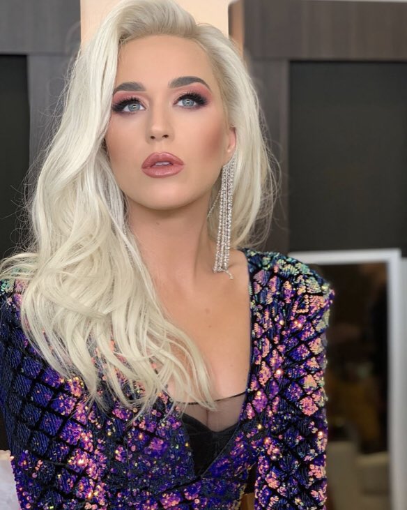 nickitheebarb1e's tweet image. the category is milf.