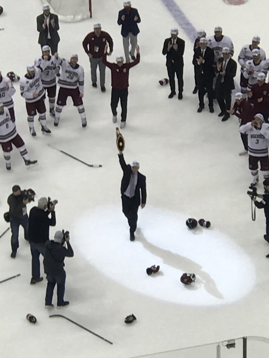 ⁦<a href="/CoachCarvelUM/">Greg Carvel</a> This is one of my favorites from such an epic and historical night.  ⁦<a href="/UMassSonsOfLib/">Sons Of Liberty</a>⁩ ⁦<a href="/UMassMilitia/">𝗧𝗵𝗲 𝗠𝗶𝗹𝗶𝘁𝗶𝗮</a>⁩ ⁦<a href="/UMassHockey/">UMass Hockey</a>⁩