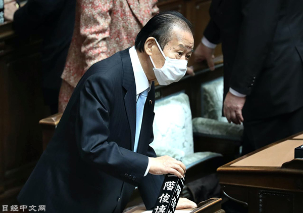 Twitter पर 日经中文网 更新 自民党干事长二阶俊博在29日与菅义伟会谈时表示了支持的态度 作为党内最大派系的细田派 麻生和竹下两派也出现拥护菅义伟的声音