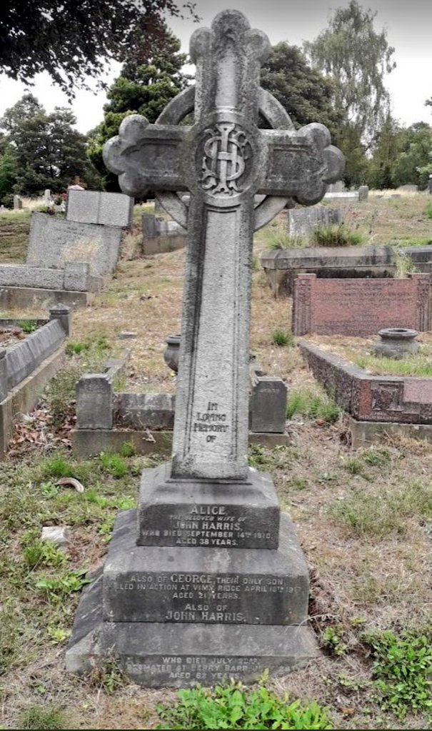 InscriptionsWw1's tweet photo. #RememberedHere
George Harris
Killed in action 16 April 1917 #VimyRidge
Aged 21
#WittonCemetery #Birmingham
#WW1 #LestWeForget
Online records via https://t.co/rzxUZchrRq https://t.co/UI9XtnYxox