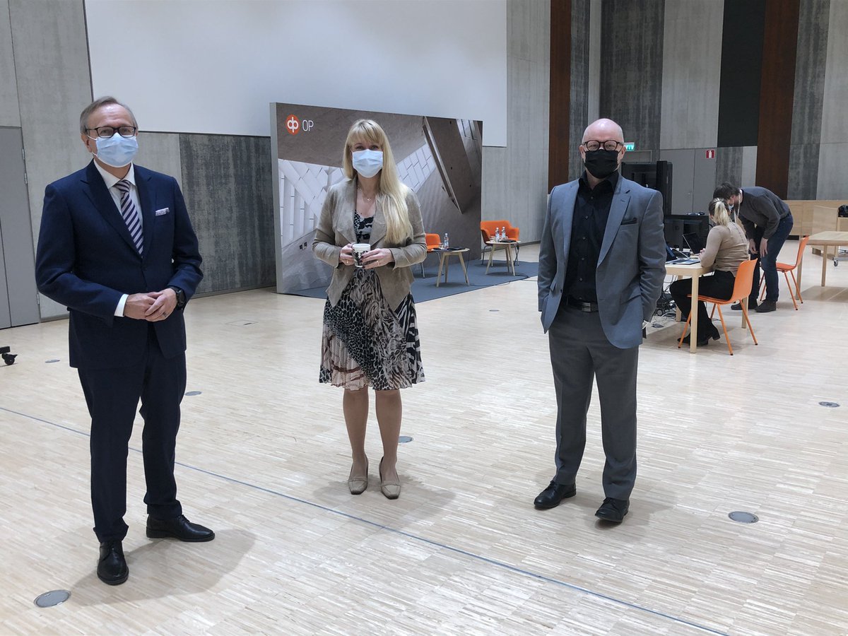 Globalisaation murros -webinaari starttaamassa. Epäilemättä kiinnostava keskustelu tiedossa 👍<a href="/KKeitaanniemi/">Katja Keitaanniemi</a> <a href="/AkiKangasharju/">Aki Kangasharju</a> <a href="/Reiskanen/">Reijo Heiskanen</a> #op #trade