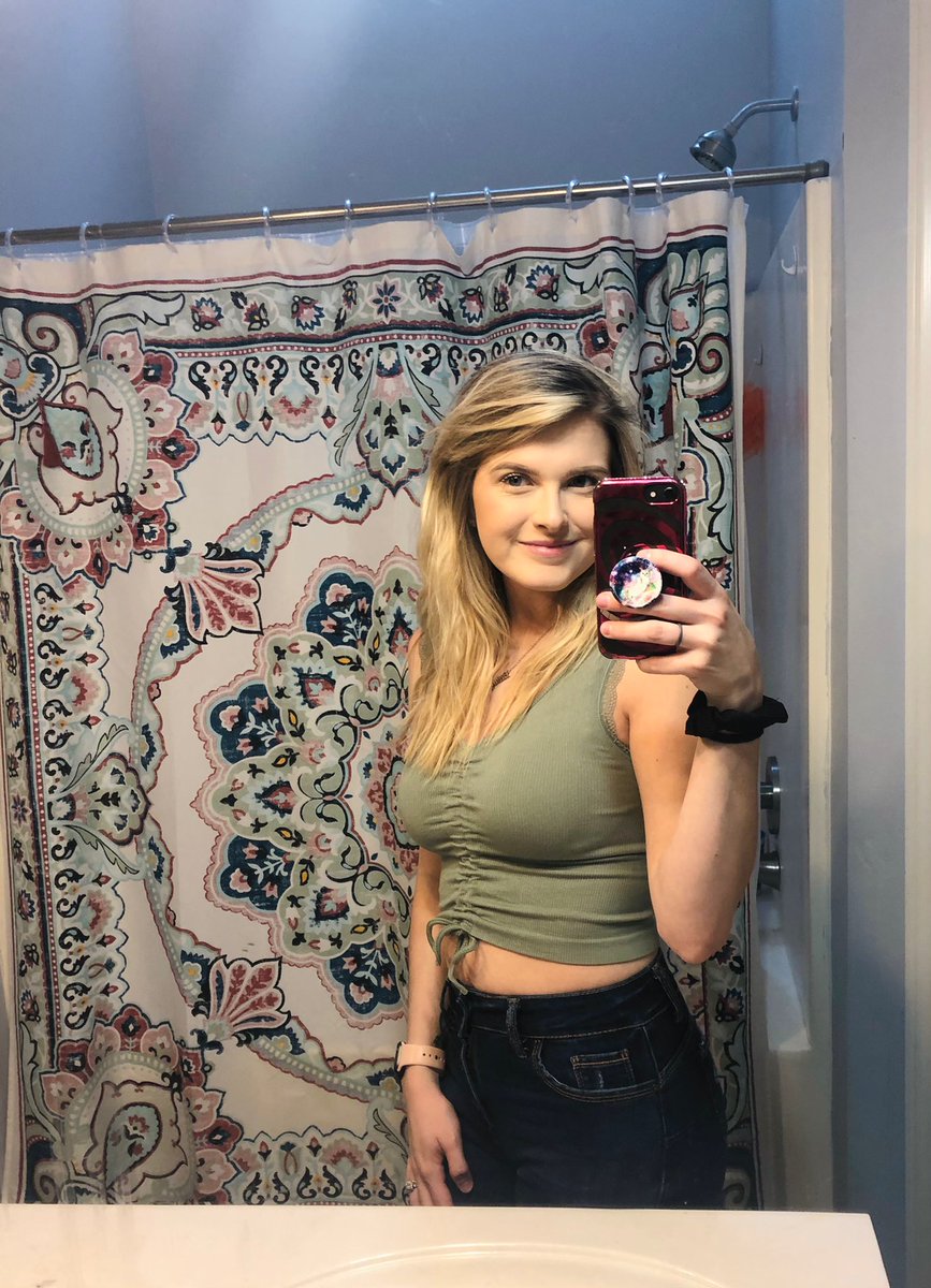 ilovepigss's tweet photo. I don’t take pics often 💁🏼‍♀️ https://t.co/GcCcOmcBTr