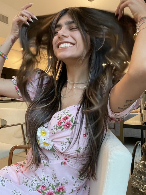 Like butter 🥺 @rarebeauty 💄 https://t.co/5qIwuD5CXc<a class="tags" target="_blank" title="On Twitter" href="/?out=eyJ0eXAiOiJKV1QiLCJhbGciOiJIUzUxMiJ9.eyJpYXQiOjE3MTM2NjUzNzAsImlzcyI6InR3cG9ybnN0YXJzLmNvbSIsIm5iZiI6MTcxMzY2NTM3MCwiZXhwIjoxNzQ1MjAxMzcwLCJyZWRpcmVjdF91cmwiOiJodHRwczovL3R3aXR0ZXIuY29tL3JhcmViZWF1dHkifQ.rH52x-SmArLZm9NMYzWe558XY8295Z93zcoZADQHY0e9tF9yIcR2iDUNo1ZHiPUFmf7QyCjRtBF7zBhGUHwGfQ">@rarebeauty</a>