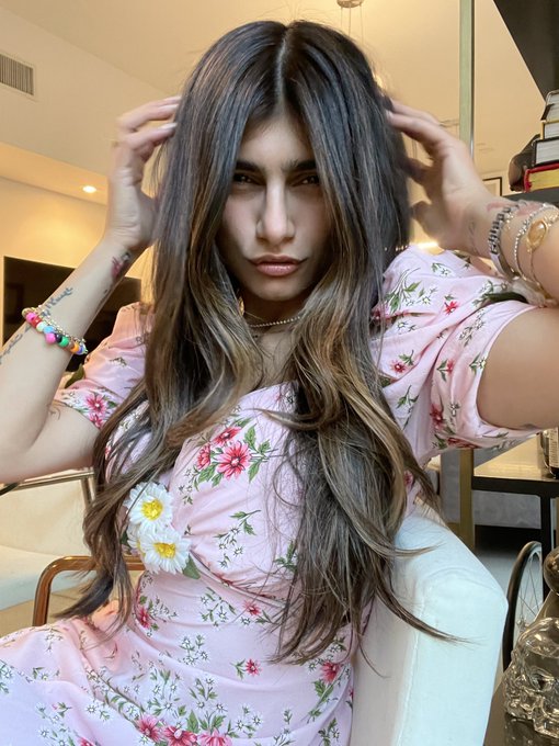 Like butter 🥺 @rarebeauty 💄 https://t.co/5qIwuD5CXc<a class="tags" target="_blank" title="On Twitter" href="/?out=eyJ0eXAiOiJKV1QiLCJhbGciOiJIUzUxMiJ9.eyJpYXQiOjE3MTM2NjUzNzAsImlzcyI6InR3cG9ybnN0YXJzLmNvbSIsIm5iZiI6MTcxMzY2NTM3MCwiZXhwIjoxNzQ1MjAxMzcwLCJyZWRpcmVjdF91cmwiOiJodHRwczovL3R3aXR0ZXIuY29tL3JhcmViZWF1dHkifQ.rH52x-SmArLZm9NMYzWe558XY8295Z93zcoZADQHY0e9tF9yIcR2iDUNo1ZHiPUFmf7QyCjRtBF7zBhGUHwGfQ">@rarebeauty</a>