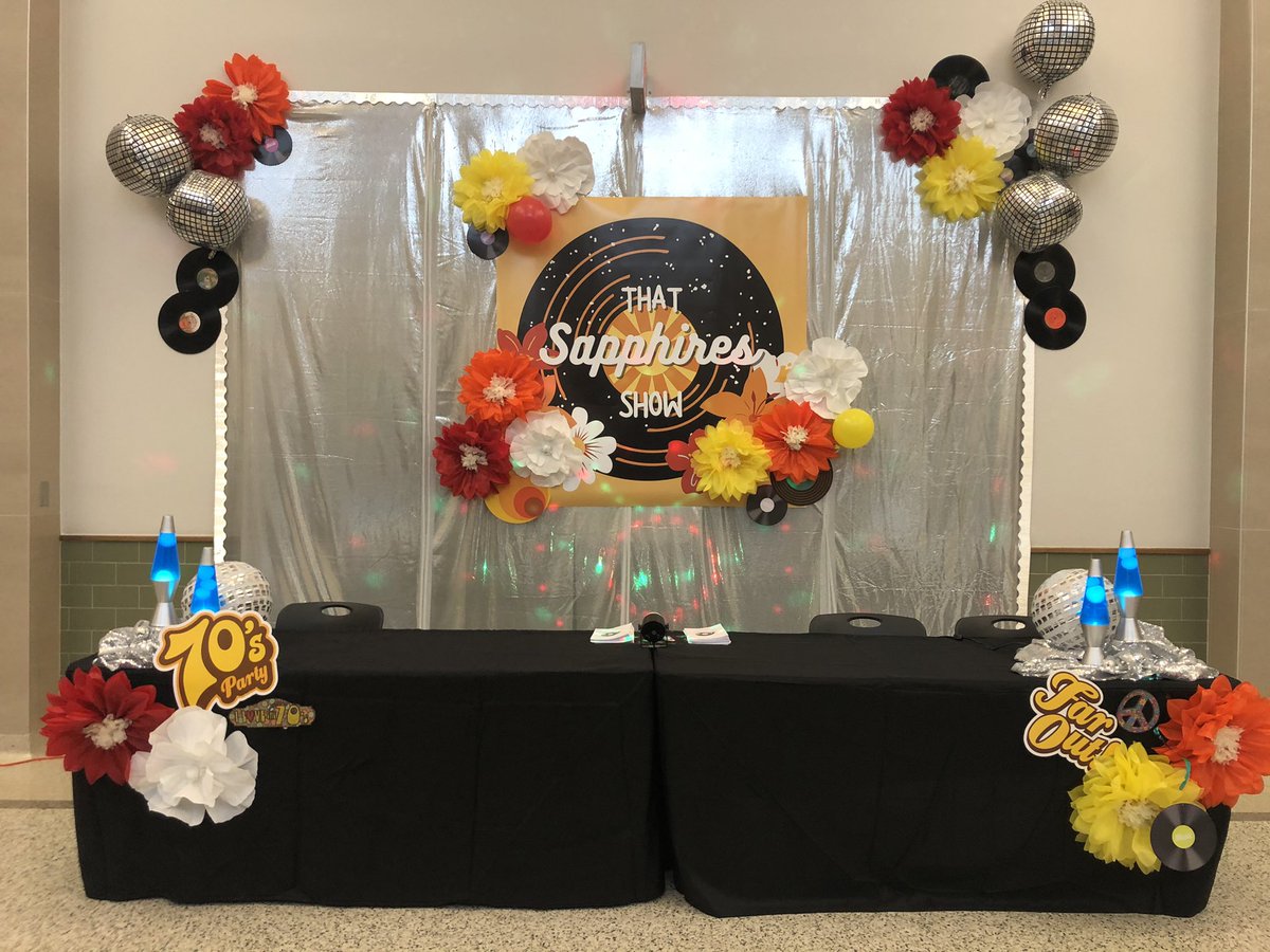ReedySapphires's tweet photo. Opening night of “That Sapphire’s Show” was a success! Tomorrow night we get to do it one more time! #RHSRoar
#FISDfineartsleads https://t.co/E7rygX8QNF