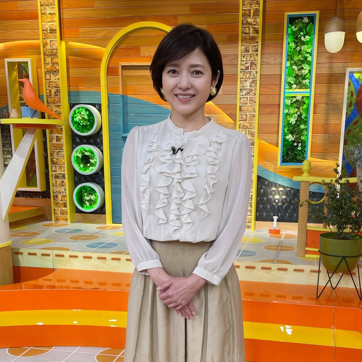 Puntolinea 本日tbs ひるおび に三田寛子が出演します お衣装はyuki Toriiさんです 是非ご覧ください T Co Tn36e139sr Twitter