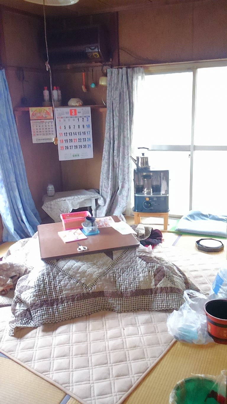 合同会社ライフサービス お家のお片付けの様子です 不用品回収や お部屋のお掃除など お困りの際はお気軽にご相談下さい 便利屋 栃木県 宇都宮市 引っ越し 片付け 不用品回収 部屋掃除 部屋片付け ゴミ部屋 粗大ごみ 可燃ごみ 不燃ごみ