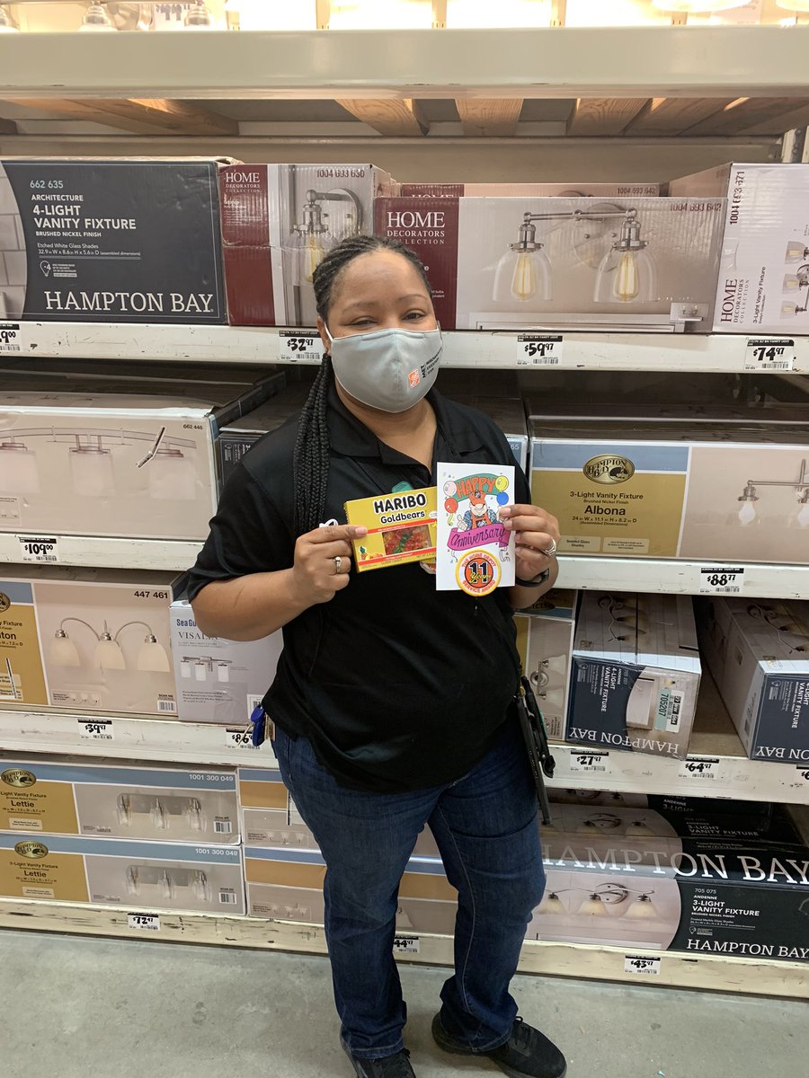 Congratulations to miss Rozella met supervisor reaching 11 years today🎉. Appreciate the met partnership we have at 501. Making 501 💪🏻. <a href="/KadeKasner/">Kade</a> <a href="/idrissi_mary/">mary el idrissi</a> <a href="/DebraThibodeau7/">Debra Thibodeaux</a> <a href="/ArelonT/">Arelon Trahan</a> <a href="/sutton3409/">Justin sutton</a> <a href="/Kevin_c_lam1111/">Kevin Lam</a> @Jerry_Smith_Jr