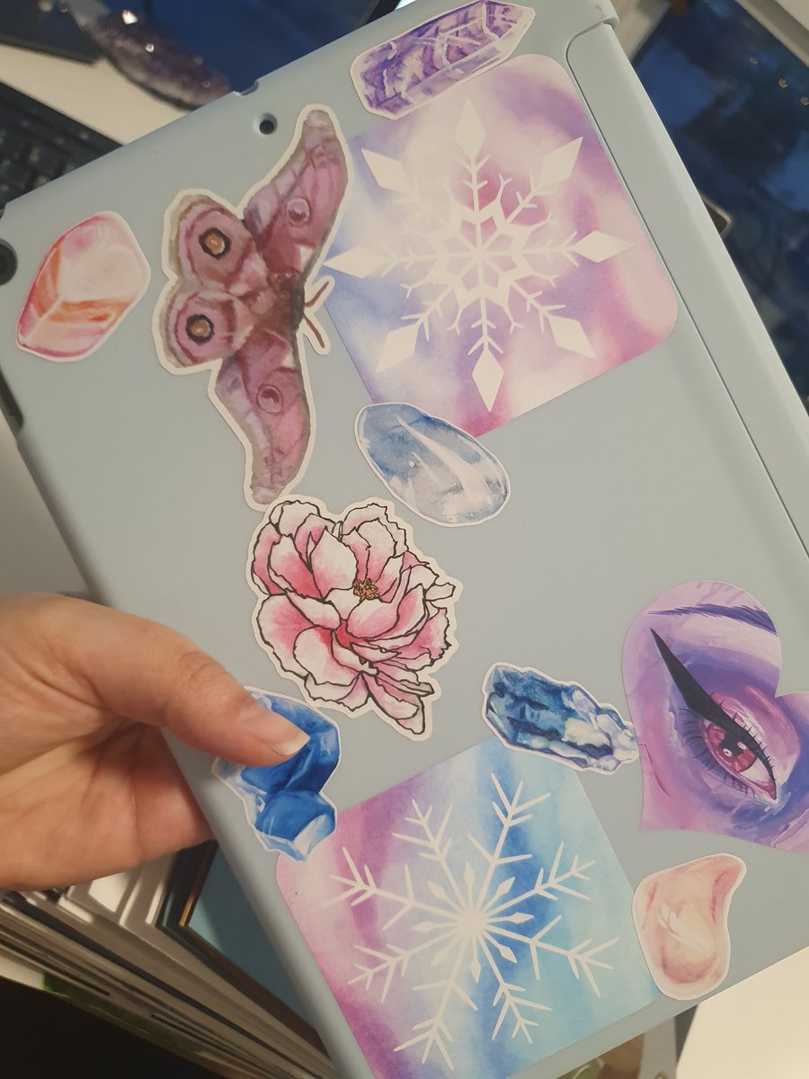 So I have a problem....I love stickers and keep getting more as @HulloAlice and @artbytrishahall can confirm haha. The joys of a new ipad case