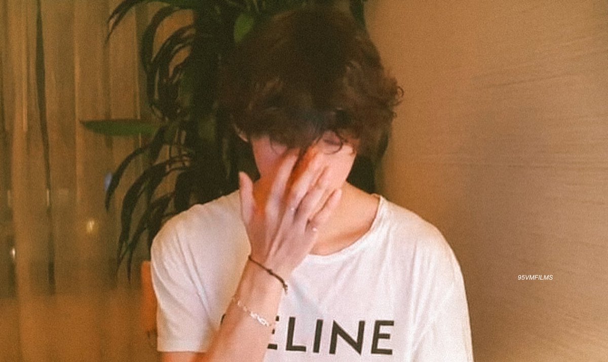 95vmfilms's tweet photo. okay but let’s talk about kim taehyung and park jimin in celine shirts https://t.co/rtv0D1YsWb