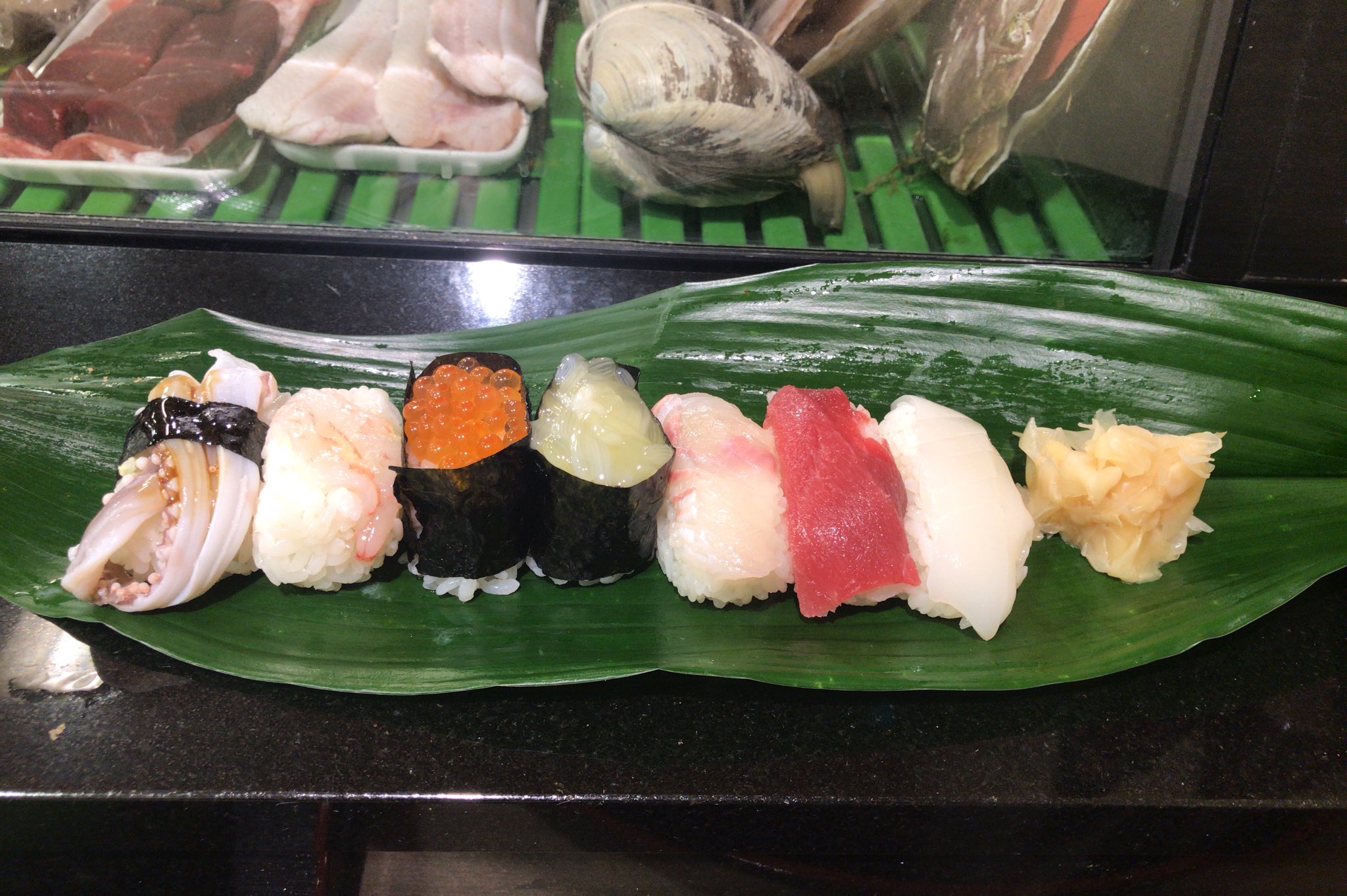 ハツセノ 世俗に絶望したので 寿司佐藤でランチ 1000円で シッカリとした カウンターで 廻らない寿司が嬉しい たこまんまの軍艦が乙 T Co Utauq3u5m5 Twitter