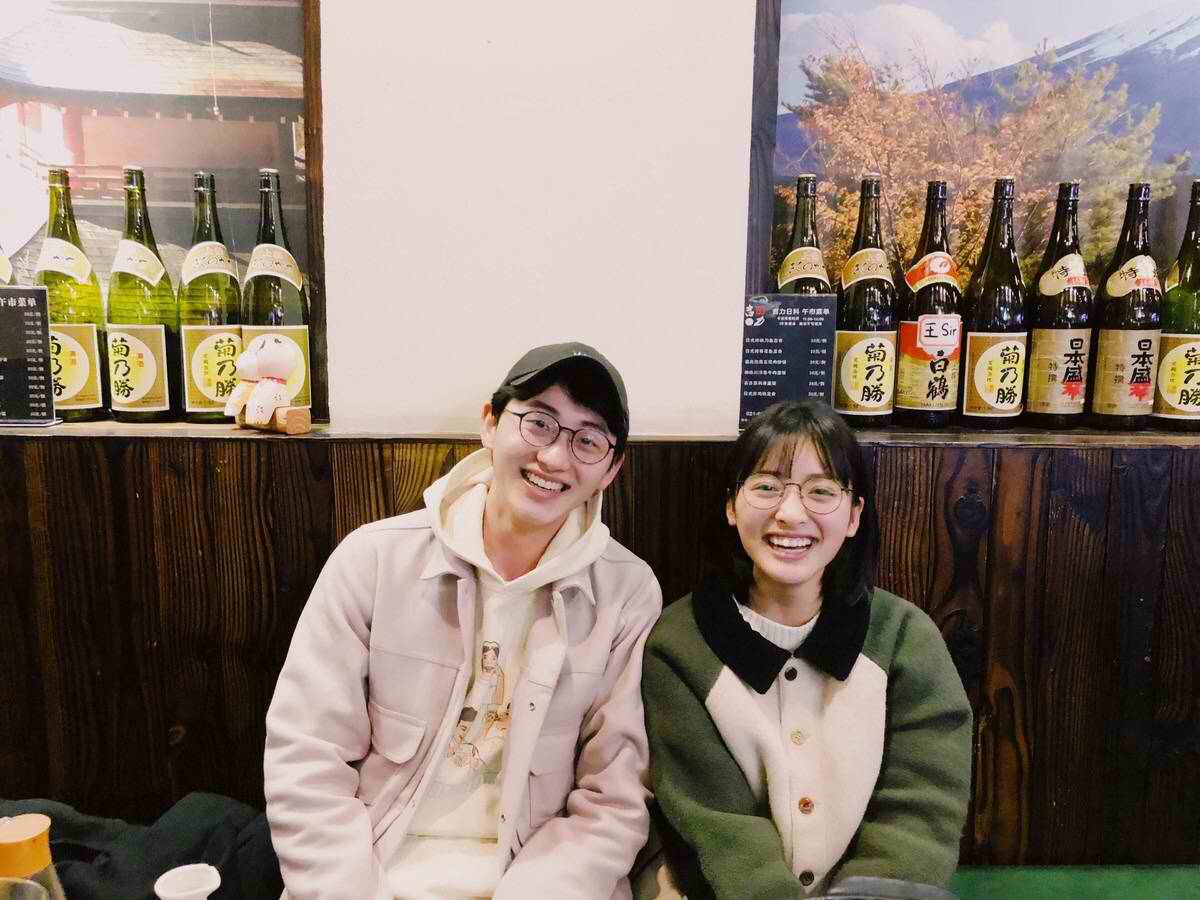 shuaa_berry's tweet image. He's there from the start. He supported her in all the things she do. Spent their time fooling around. Spend birthdays &amp;amp; holidays together, and just the usual bestfriend ever. If they happen to be really dating, I'll be so happy for Shen Yue bc she found a nice guy.