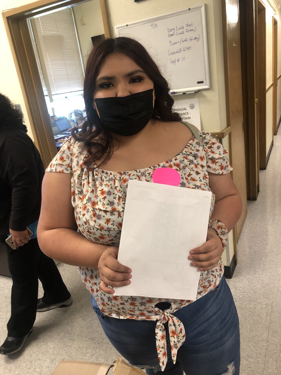 OlyMDUSD's tweet photo. Oly graduate alert! Congratulations Bianca, Olympic’s latest student to earn of all her credits to officially graduate this week! Another quarantine grad has done it again! Whooooo’s next? #teamoly #olysquad #WhosNext #quarantinegrad #olypride #alted @MtDiabloUSD @CCEAeducation https://t.co/oQw25Pv3VT