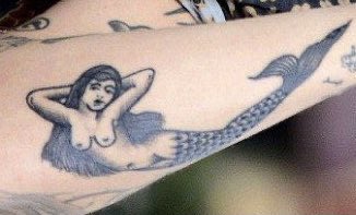 HSQUOTED's tweet photo. “My newest tattoo is of a mermaid. [Why?] I am a mermaid.”

(Harry Styles, 2014) https://t.co/FCktf45rA8