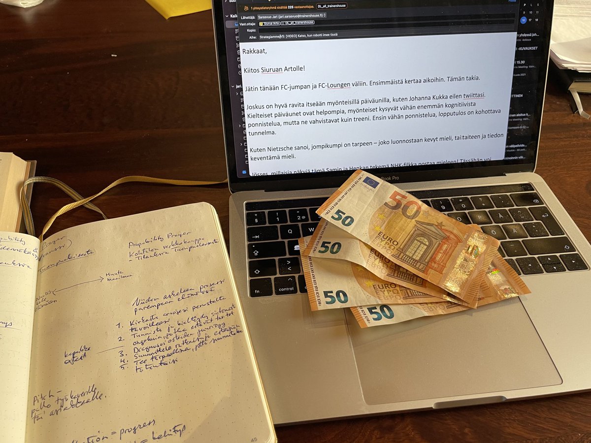 SarasvuoJari's tweet image. Löysin lompakosta neljä tällaista. Eipä ole ollut käyttöä viime aikoina, yli vuoteen.

Sain mikroelvytysidean. Haen pankista 96 kappaletta lisää ja jaan ne vastuullisille nuorille sillä ehdolla, että kiikuttavat lapun ravintolaan ja tapahtumiin, kun se on taas mahdollista.