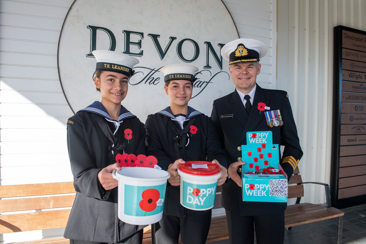 NZDefenceForce's tweet photo. Today is @newzealandrsa's #PoppyDay. Personnel, staff and families have been out collecting donations in exchange for poppies around New Zealand. The poppy reminds us of the sacrifices made – both past and present. Donate to the RSA Poppy Appeal ⬇️ https://t.co/IgdRjoOwbG https://t.co/zBi3T3aehC