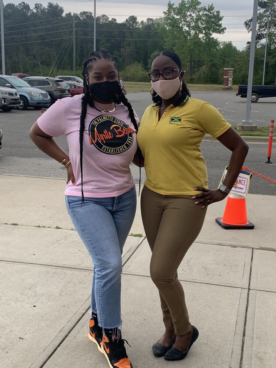 Danielle__Bell's tweet photo. It’s Rep Where You’re From/Where You’ve Traveled Day at @TitansNCIMS So of course @JohnsonShaneece &amp; I had to represent! She’s from Jamaica &amp; Myrtle Beach is one of my favorite vacation spots! 🇯🇲🏖 #purpleupweek 💜 https://t.co/zkw3Mg17rx
