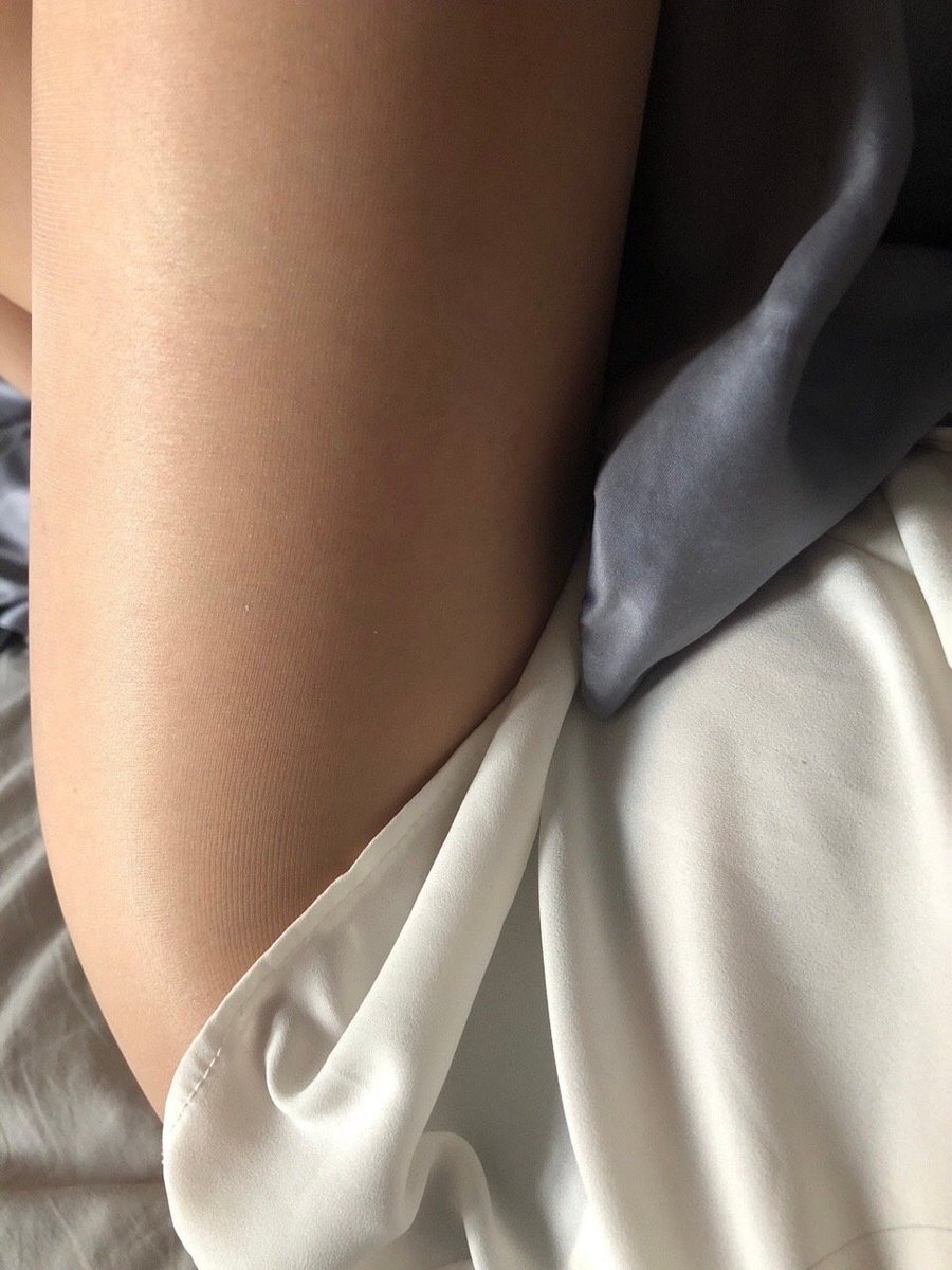 后续：事实证明，许多男的都是欺软怕硬。然后闺蜜回来后和我一起去吃夜宵，酩酊大醉，睡觉丝袜都没脱😅 https://t.co/VzKyxcnltJ
