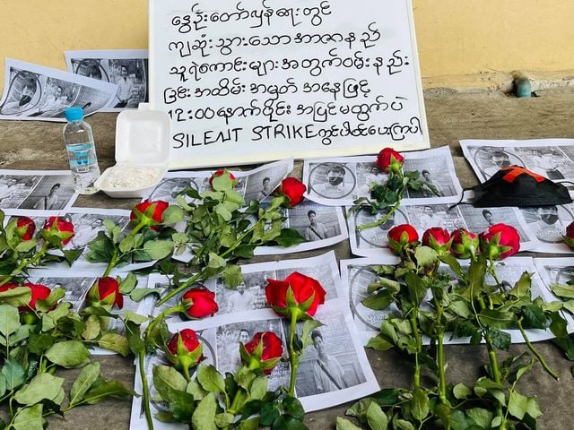 Myanmar_Now_Eng's tweet image. Youth in Yangon’s Tamwe Township urge the public to observe a “Silent Strike” in honour of fallen protesters on Friday—the last day of Myanmar New Year Water Festival—by not going outside after 12pm. #WhatsHappeningInMyanmar