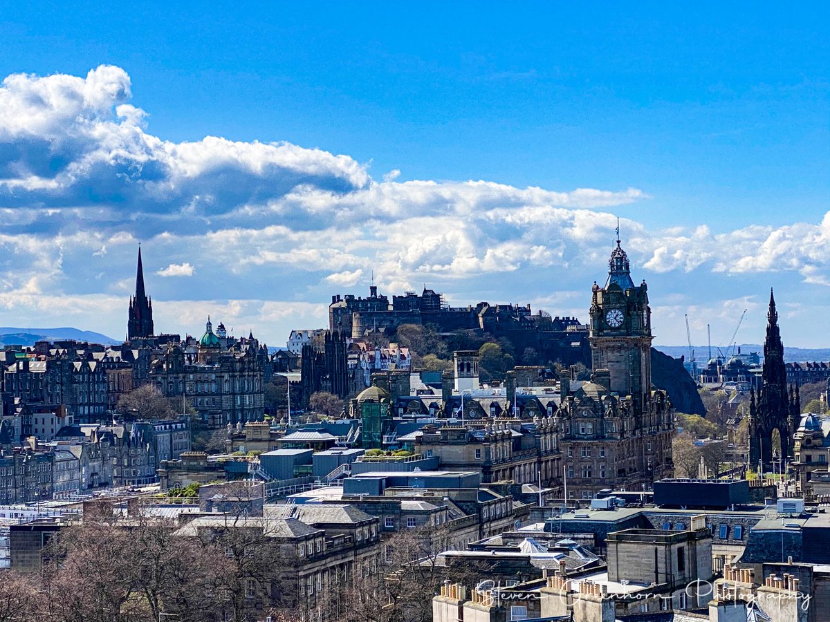 Edinburgh 🏴󠁧󠁢󠁳󠁣󠁴󠁿-View from Caltonhill #ThePhotoHour #500pxrtg #Edinburgh #Scotland #edinburghcastle #edinburghspotlight #thisisedinburgh @VisitScotland #photography #photographer #ig_edinburgh #edinburghgrammer