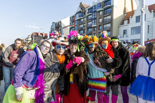 departement59's tweet image. C'est le moment de la #BattleduNord ! Les grands événements festifs nous manquent, pas vous ? 🎊

D'ailleurs, à ce sujet, vous êtes plutôt "Braderie de Lille" ou alors "Carnaval de Dunkerque" ? 😊 RT pour la grande fête lilloise et likez pour les carnavaleux, jusqu'au 22 avril.