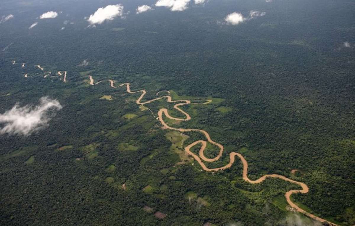 Today we're off to Parque Nacional Sierra del Divisor (in English, Sierra Del Divisor National Park). It's in the Amazon rainforest of Peru in the northern most region of Loreto and hugs Peru's border with Brazil. It was established in 2015 & covers about 5,230 square miles.