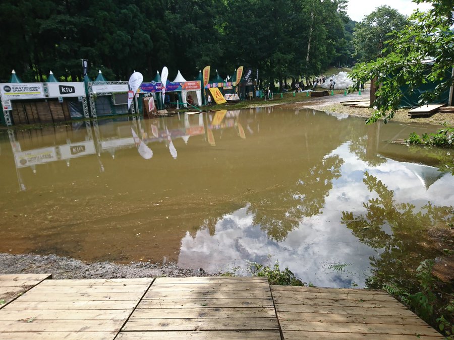 フジロック22の女子の服装に雨具は 失敗例とおしゃれフェスファッション Mimiful News