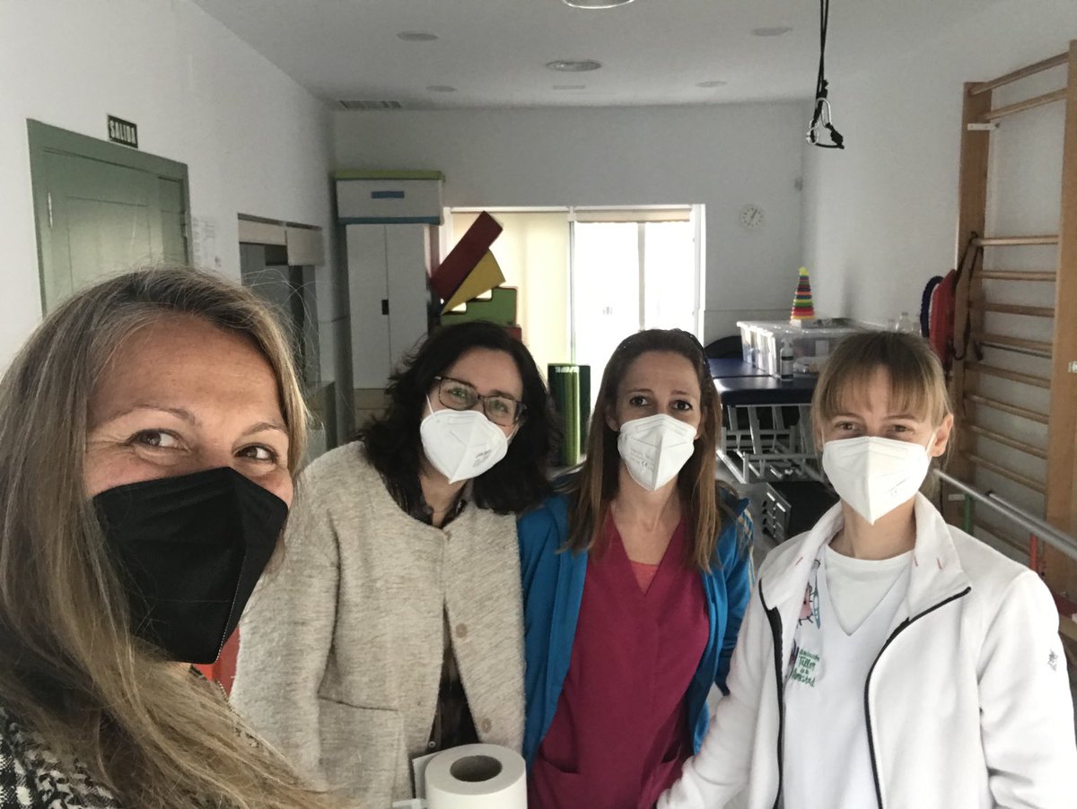 Taller de la Amistad Nerja. Que suerte tienen nuestros alumnos. Gracias por acoger a nuestros alumnos de fisioterapia ⁦<a href="/Dep_FisioUMA/">Fisioterapia UMA</a>⁩