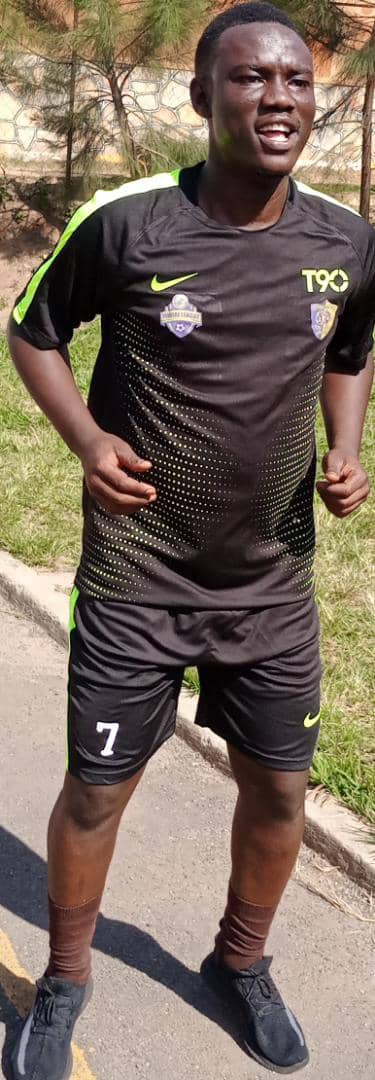 makaya_fc's tweet photo. Very enchanted about the birthday of one of the most creative midfielders and catastrophic dribblers in the @MwiriLeague19 . (@Lukambwe05 is scared)

19 years looks astonishing on you. Be blessed mate!! Cheers 🥂 https://t.co/JjjFESGrfh