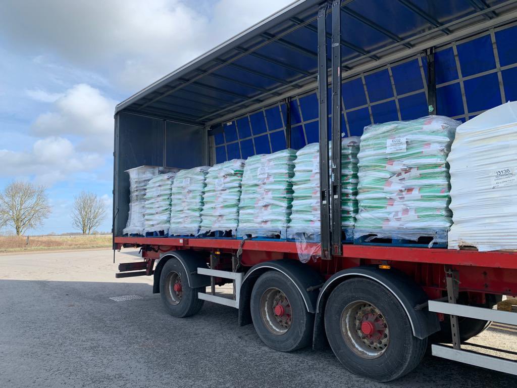 AgrigemLtd's tweet photo. Now back in stock: Nutrigrow Feed Weed &amp; 
Moss Killer - order now, whilst stocks last! 
https://t.co/S8M1wuHe5j https://t.co/CRfKORmDad