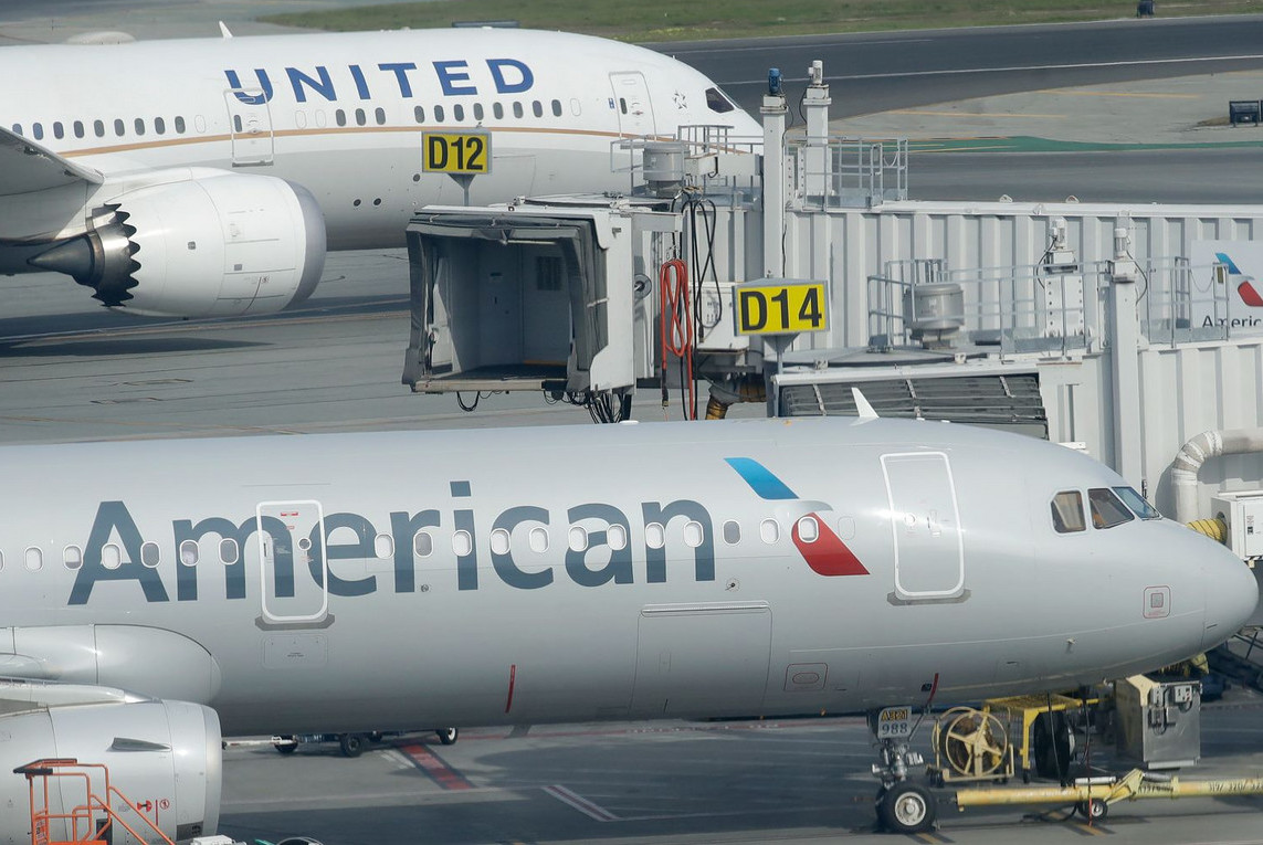 evidentia's tweet photo. United &amp; American obtuvieron préstamos por miles de millones de US$ usando como colateral los datos de los programas de fidelización MileagePlus y AAdvantage.

Los avalúos de terceros indicaron que su data valía de 2 a 3 veces más que el propio valor de mercado de las empresas. https://t.co/5zYm1htLzl