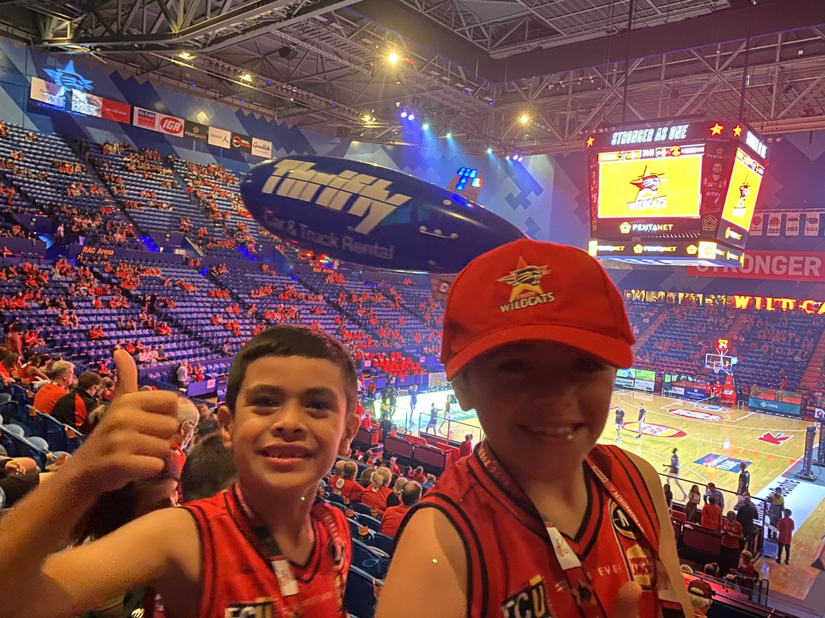 _marcelocortes's tweet photo. Gameday @PerthWildcats #ThriftyAirSelfie https://t.co/9fR9SwHPT3