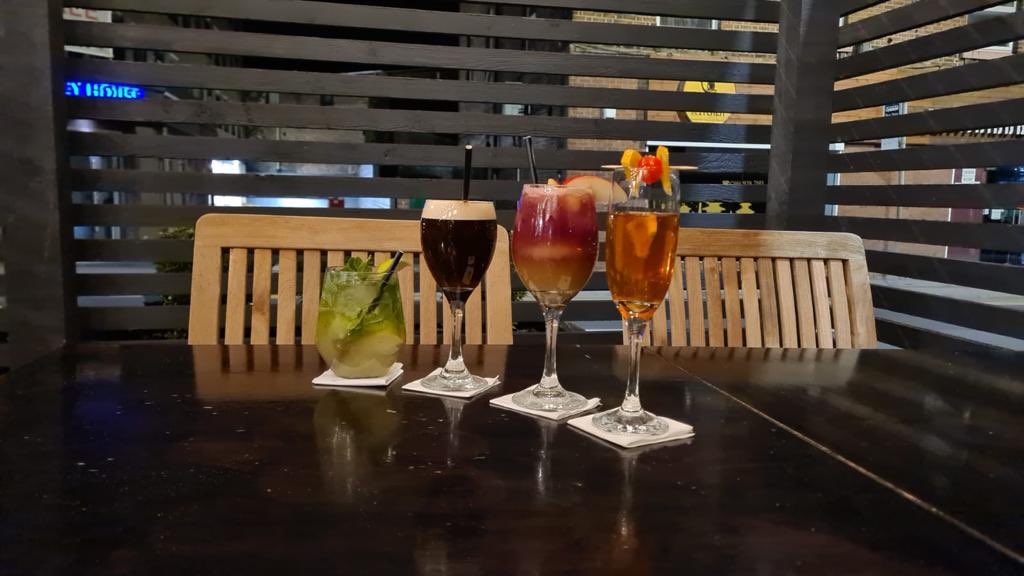 So exciting that we are open for outside dining in both the day and the night!! 🤩🤩