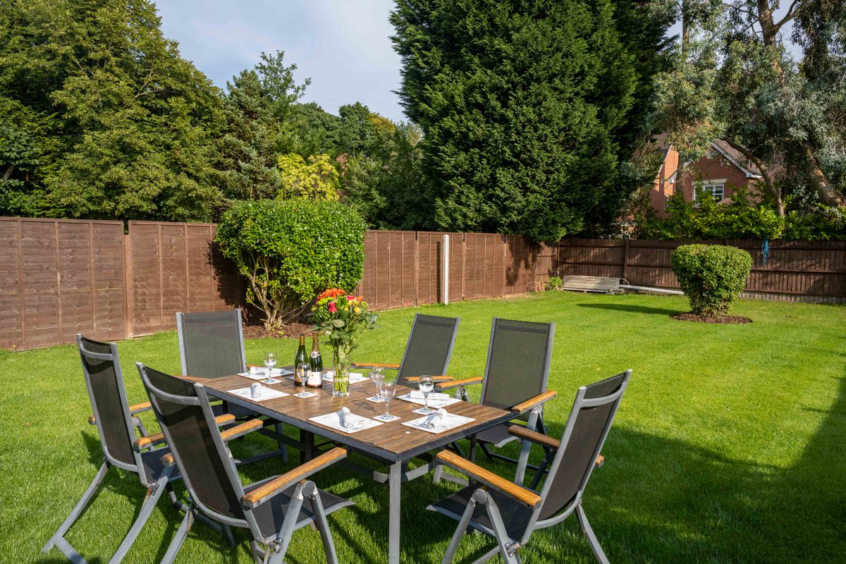 ExclusiveStays's tweet photo. Have you been planning your next family holiday?  
At ExclusiveShortStays, we have the perfect accommodation for you and your family for your next visit.
Book now:https://t.co/XJmY3qq544 https://t.co/YHyZNvs9ji