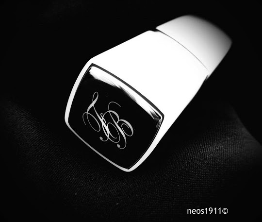 #franckboclet omaggia il mondo femminile con una trilogia seducente e di carattere: la Golden Light Collection.
Tre jus corredati da raffinati travel da 20 ml.
#neos1911 #caserta #nichefragrance #nicheperfume #profumeriaartistica