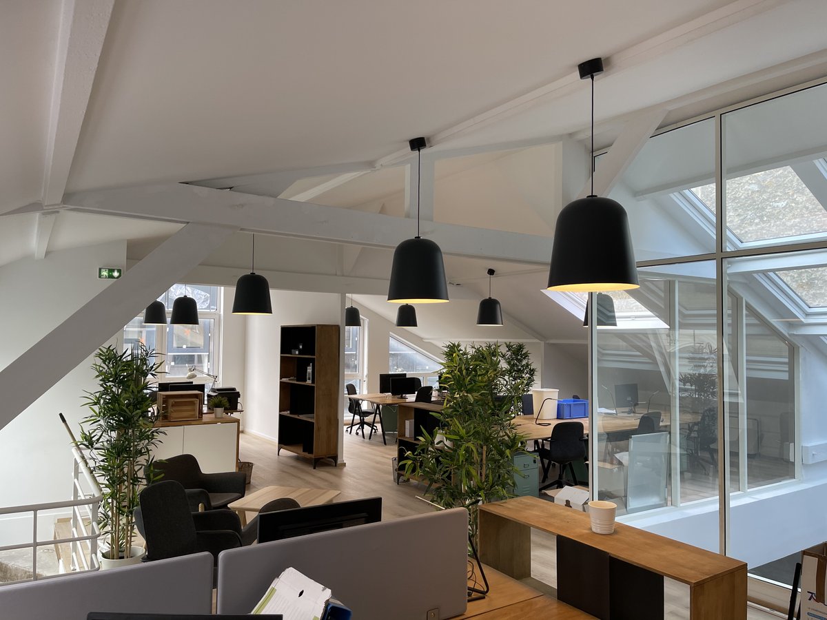 Onefirst_Group's tweet photo. Du changement pour Onefirst Group ! Pour soutenir notre croissance, nous déménageons dans des bureaux plus spacieux. Les travaux avancent bien, dans le respect des gestes barrière... Petit partage des coulisses, en attendant le résultat final ! https://t.co/nZ4SagKFOk