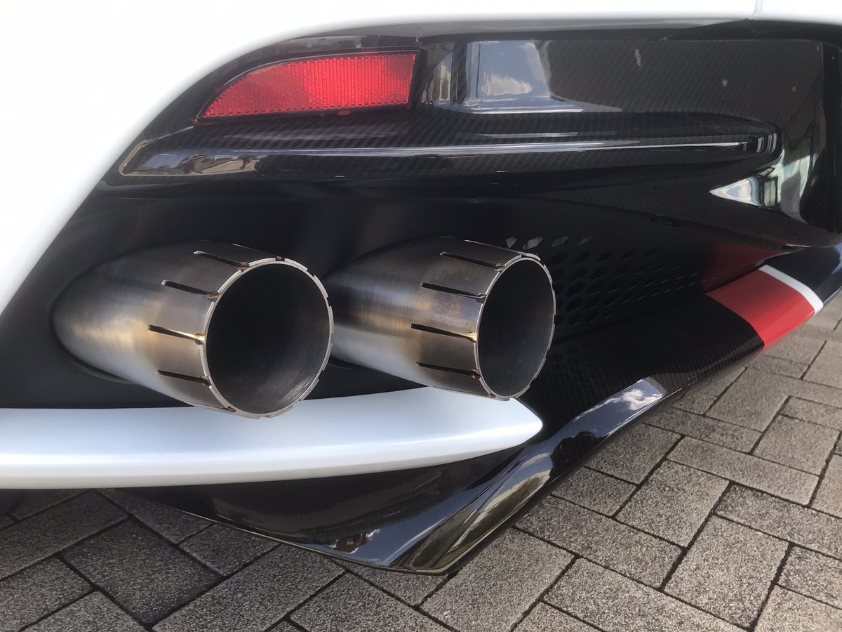 PetrolheadsW's tweet image. We visited #AstonMartinBristol @dicklovett yesterday and met the owner of this stunning DBS Superleggera Concorde Edition. What a car!
Well done to all who worked on that project😊👍.
#petrolheadswelcome #AstonMartin #supercars #superleggera