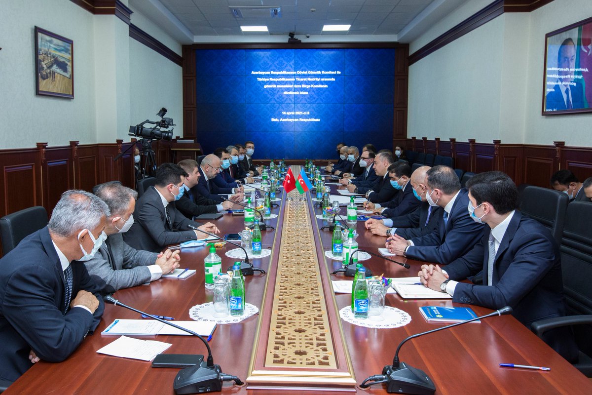 (1/4) Bakan Yardımcımız Rıza Tuna Turagay, Azerbaycan’ın Başkenti Bakü’de, Azerbaycan Devlet Gümrük Komitesi Başkanı Sefer Mehdiyev, Ekonomi Bakanı Mikayıl Cabbarov ve Ulaştırma, İletişim ve Yüksek Teknolojiler Bakanı Reşad Nebiyev ile görüşmeler gerçekleştirdi.