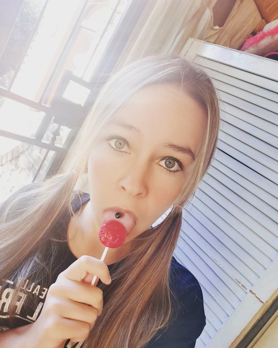 Happy Friday and happy national horny day 😈 #Friday #NationalHoryDay #pornhubmodel https://t.co/OAOZ<a href="/tag/friday"class="tags">#Friday</a><a href="/tag/nationalhoryday"class="tags">#NationalHoryDay</a><a href="/tag/pornhubmodel"class="tags">#pornhubmodel</a>