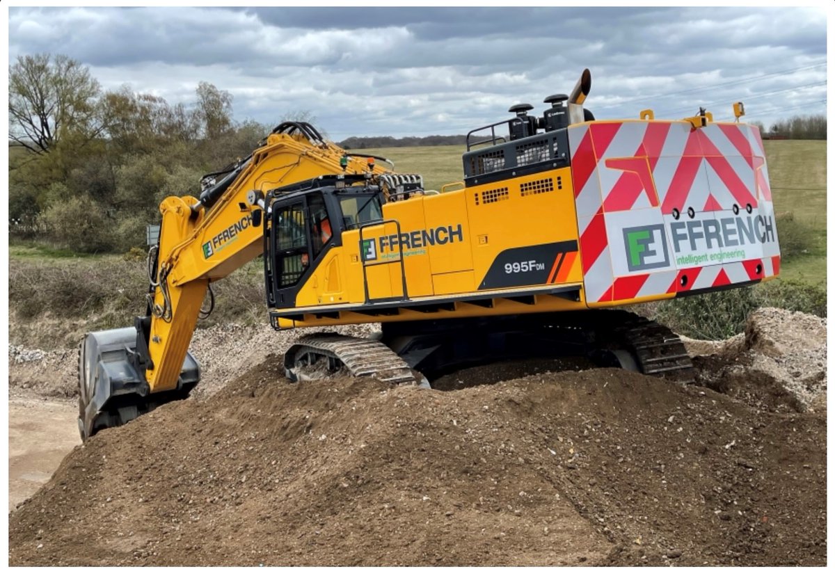 FfrenchLtd's tweet photo. Our new #95tonne machine #995Fdm from 
@LiuGongUK being put to the test watch out for more on this from @DiggerManBlog and @EarthmoversMag
 #excavators #heavyplant #constructionplant #heavymachinery #construction #civils #demolition https://t.co/ID5ibwwg6A