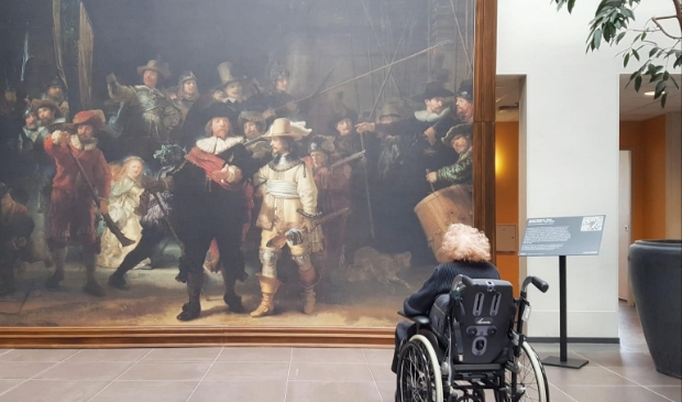 Cliënten SVRZ Ter Valcke genieten van meesterwerk aan huis  -  de-bevelander.nl/nieuws/algemee…