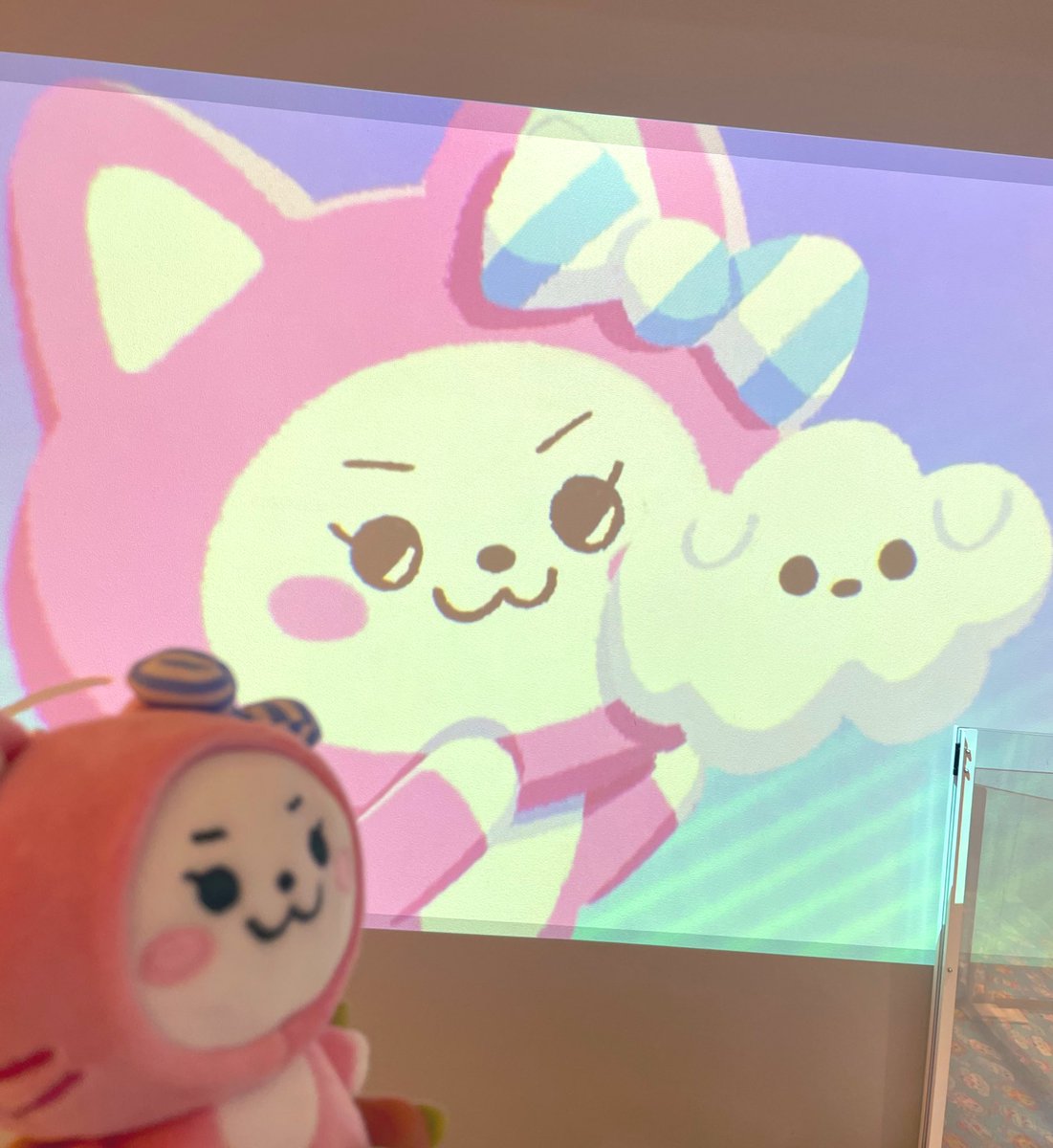 129__721's tweet photo. 나야아아아😆😆😆뭉게도 있어❤️
#wdzycafe #wdzy #cabbit
（全力で遊んでいる大人） https://t.co/hSgJ2CQZOs