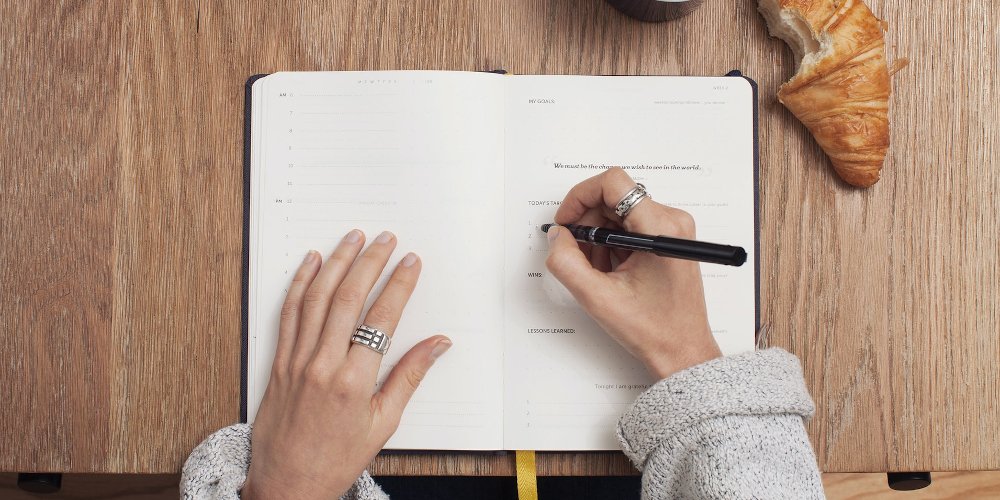 Liebe Studis! Wir suchen kluge Köpfe, die uns als studentische Hilfskräfte in zwei Projekten dabei helfen, den Journalismus zu erforschen. Achtung: Für die beiden Stellen gelten unterschiedliche Bewerbungsfristen!
1⃣ leibniz-hbi.de/de/aktuelles/s…
2⃣ leibniz-hbi.de/de/aktuelles/s…