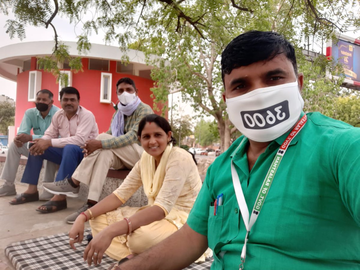 जीत की ख़ातिर बस जूनून चाहिए,
जिसमें उबाल हो ऐसा खून चाहिए,
ये आसमां भी आ जाएगा ज़मीं पर
बस इरादों में जीत की गूँज चाहिए
#पटवारियो_की_मांग_3600 
#पटवारियो_की_मांग_3600 
#पटवारियो_की_मांग_3600 
#पटवारियो_की_मांग_3600 
#पटवारियो_की_मांग_3600 
#पटवारियो_की_मांग_3600 
#PatwariProtest