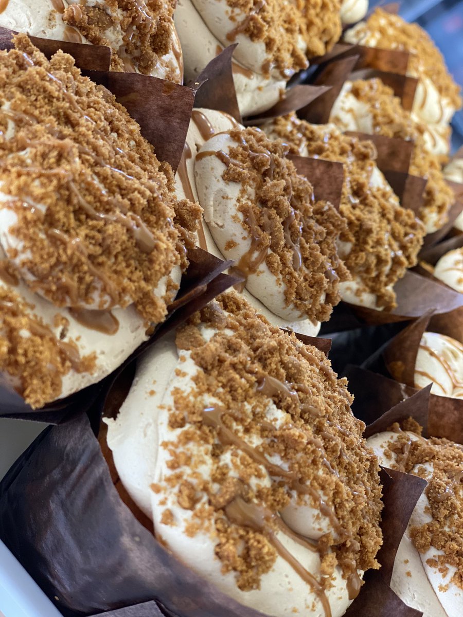 JaneEaton79's tweet photo. Weekend special time 🍓🍓🍓🍓in the shops today 🍓🍓🍓🍓

This week we’ve got:-
Garlic Tear &amp; Share
Macaroni Pies
Biscoff Cupcakes 
🍓Strawberry Tarts🍓
🍓Fresh Seahills Farm Strawberry Punnets🍓
Caramel Sponges 
Apple Charlottes https://t.co/v7sjMl5VON
