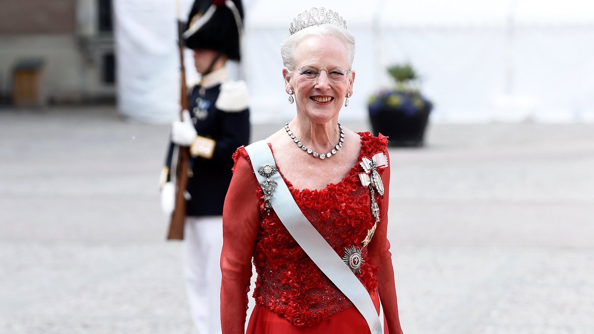 denmarkdotdk's tweet photo. 🇩🇰 Today it’s HM Queen Margrethe's birthday 🇩🇰

Margrethe Alexandrine Þorhildur Ingrid, HM The Queen, became Queen of #Denmark in 1972. 

Margrethe II was born on 16 April 1940 at Amalienborg Palace as the daughter of King Frederik IX and Queen Ingrid, born Princess of Sweden. https://t.co/40dPB3nI4J